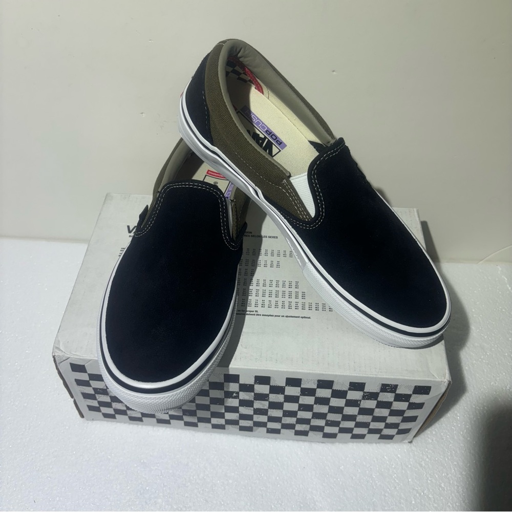 Vans Men's Black and Green Slip-On Sneakers